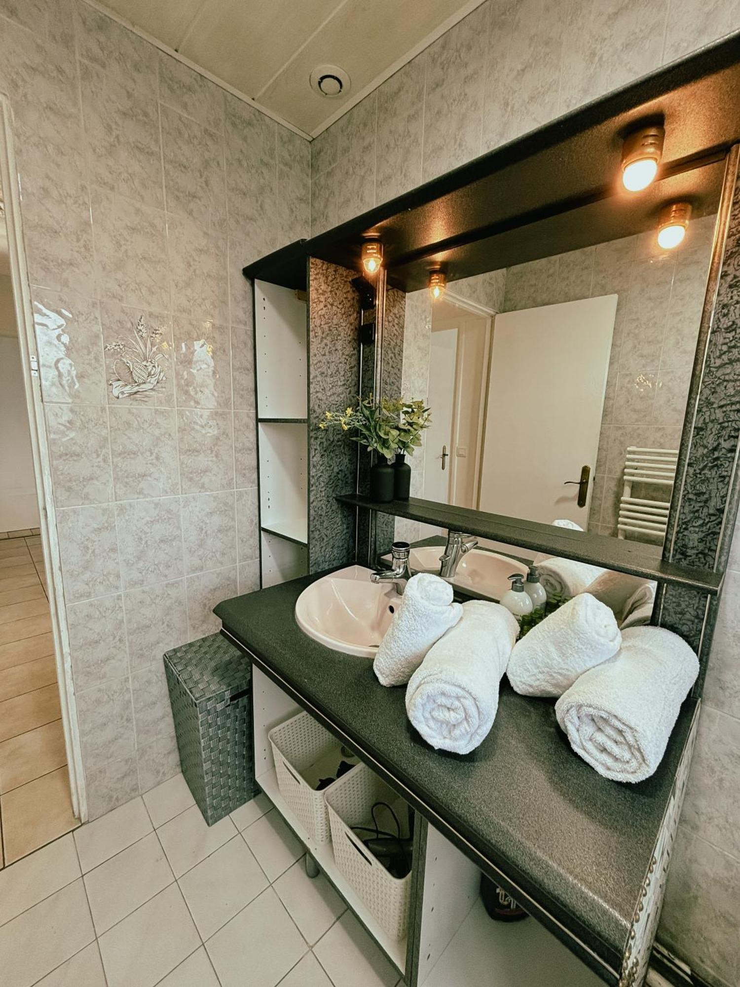 Duplex Avec Jardin - Proche Paris - Disneyland - Rer - 诺伊斯·勒·格兰德 外观 照片