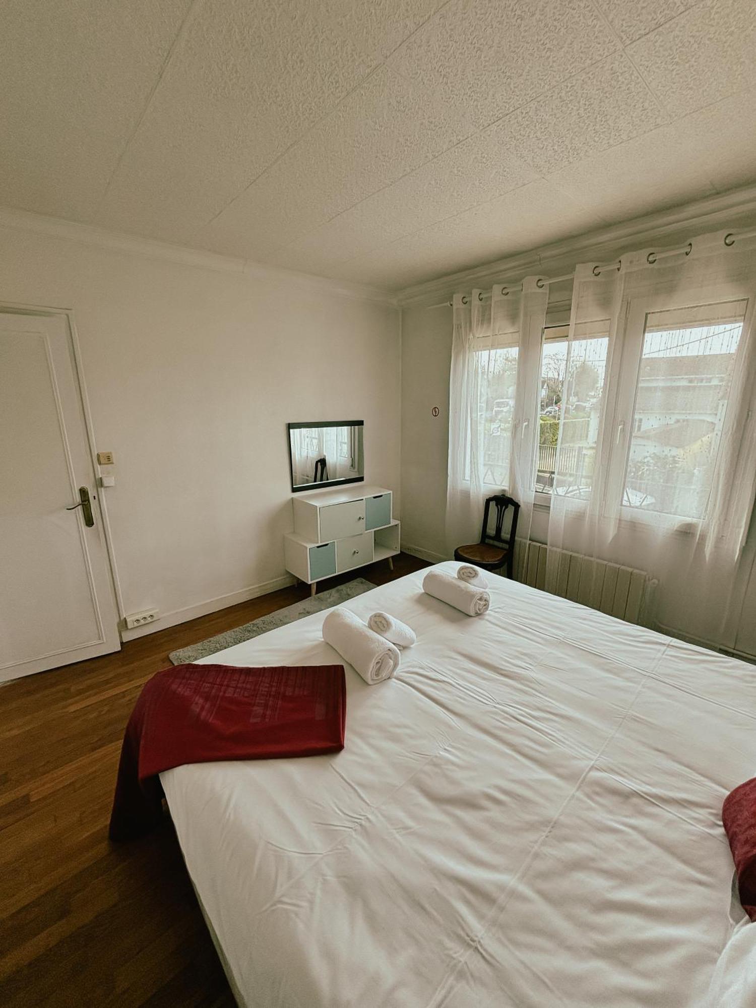 Duplex Avec Jardin - Proche Paris - Disneyland - Rer - 诺伊斯·勒·格兰德 外观 照片
