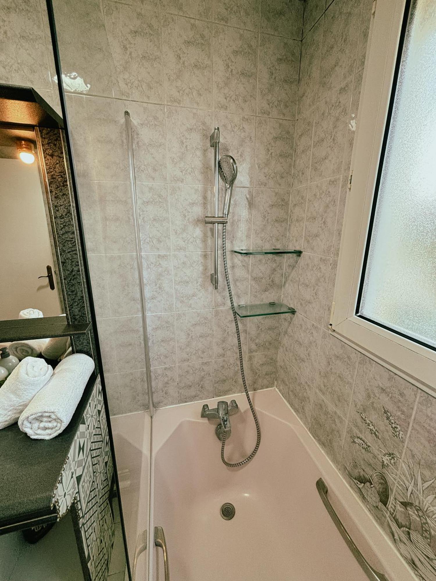 Duplex Avec Jardin - Proche Paris - Disneyland - Rer - 诺伊斯·勒·格兰德 外观 照片